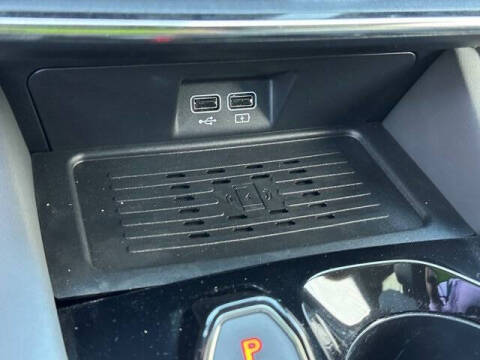 2025 VinFast VF8 Plus