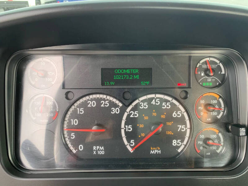 2017 Freightliner M2 106