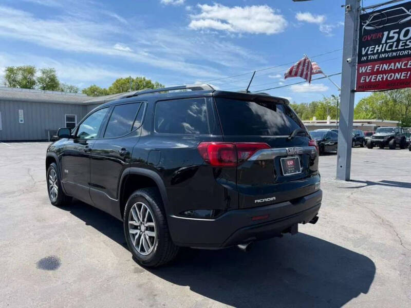 2017 GMC Acadia SLE-2