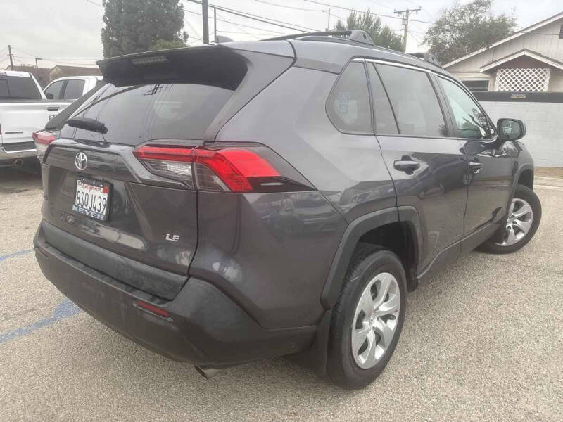 2020 Toyota RAV4 LE