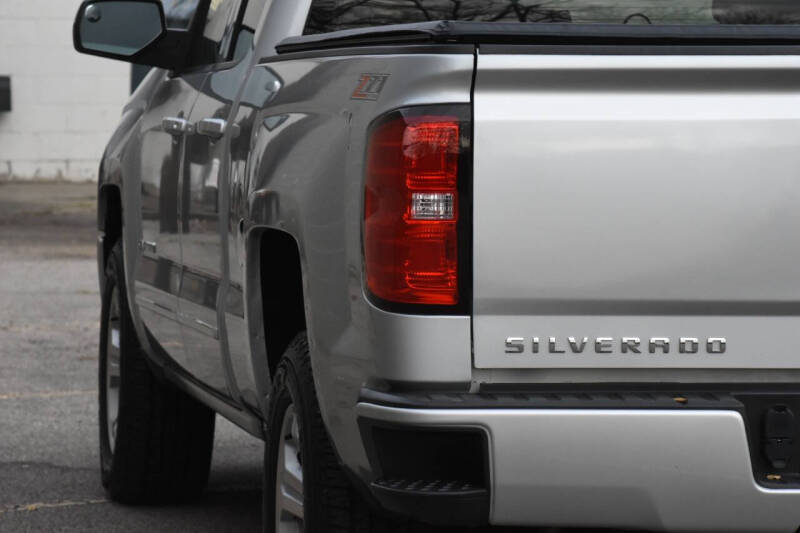 2017 Chevrolet Silverado 1500 LT Z71 photo 13