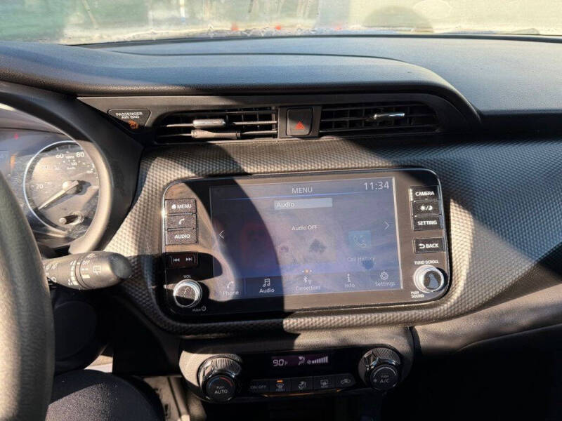 2022 Nissan Kicks SV