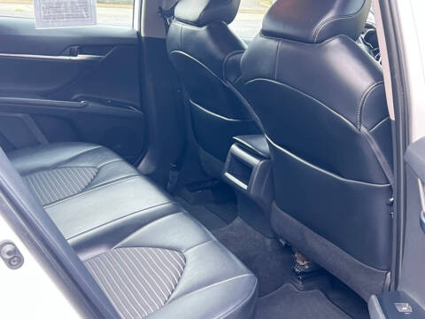 2020 Toyota Camry SE