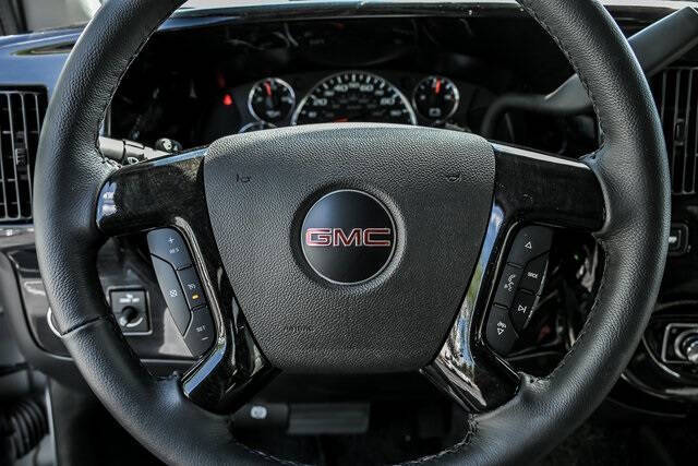 2025 GMC Savana 2500