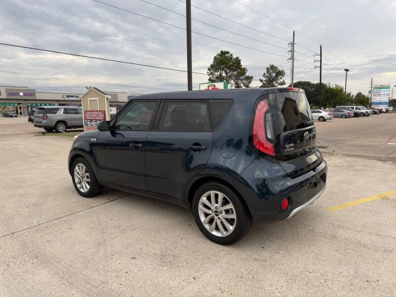 2017 Kia Soul +
