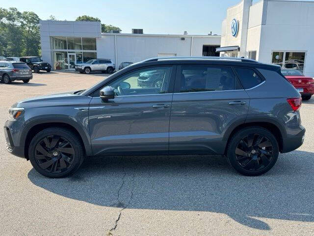 2024 Volkswagen Taos SE 4Motion