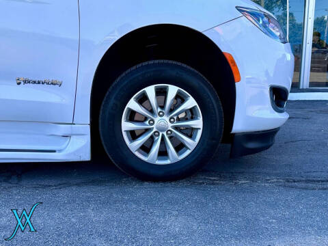 2018 Chrysler Pacifica Touring Plus