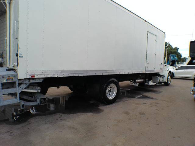 2015 Freightliner M2 106