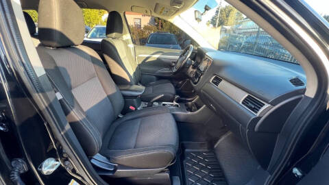 2016 Mitsubishi Outlander SE