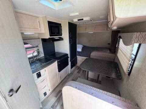 2018 Winnebago 1706FB