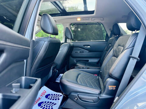 2022 Nissan Pathfinder Platinum