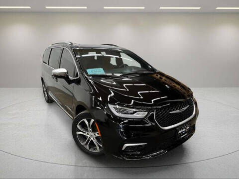 2025 Chrysler Pacifica Pinnacle