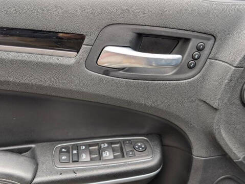 2023 Chrysler 300 S V8