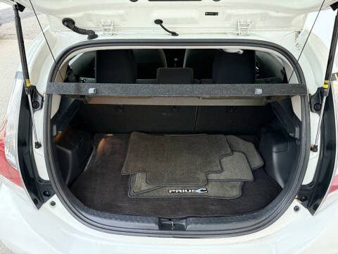 2016 Toyota Prius c Three