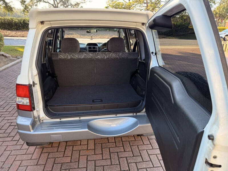 2000 Mitsubishi Pajero