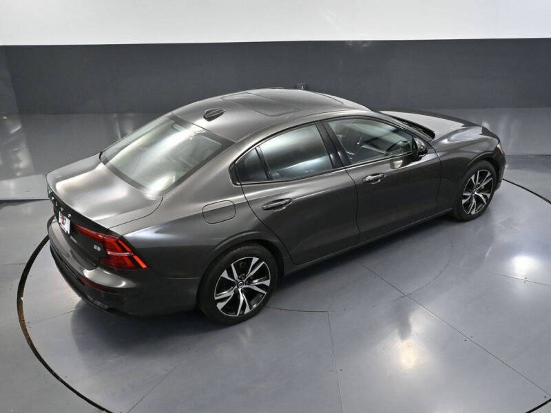 2024 Volvo S60 B5 Core Dark Theme