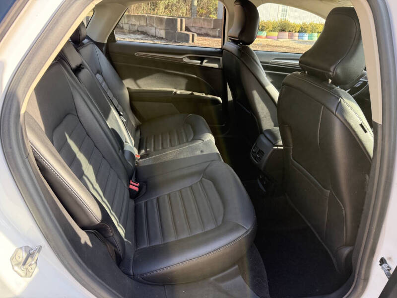 2017 Ford Fusion Hybrid SE