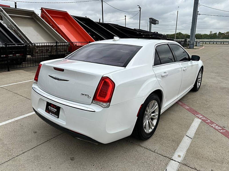 2016 Chrysler 300 C