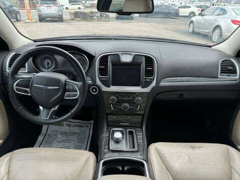 2017 Chrysler 300 Limited