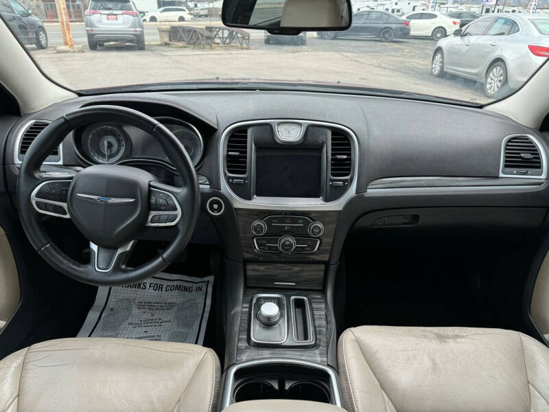 2017 Chrysler 300 Limited