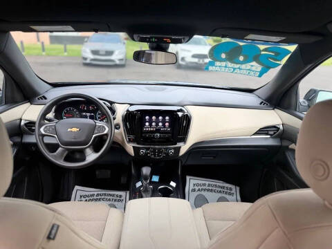 2023 Chevrolet Traverse LS