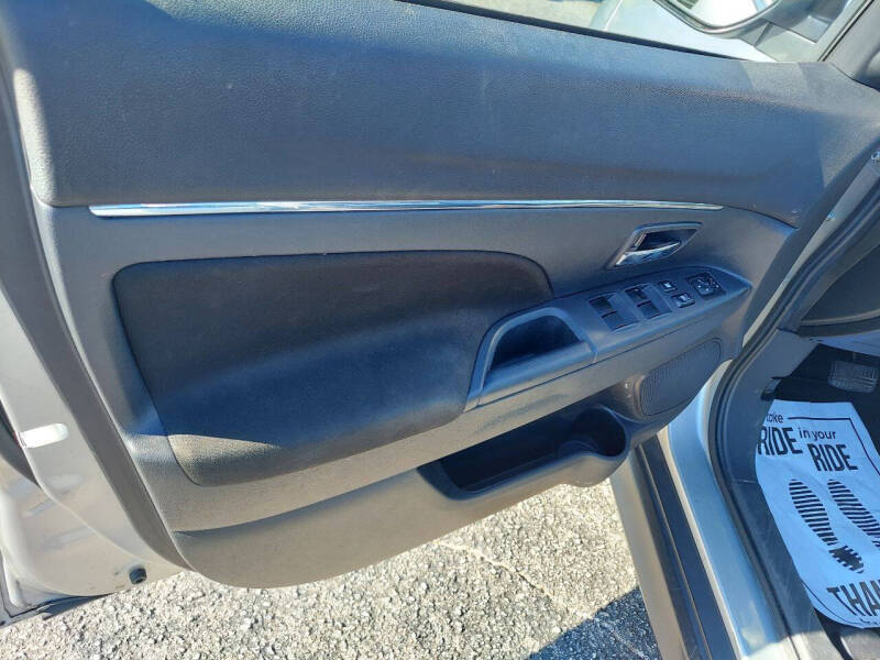 2023 Mitsubishi Outlander Sport S