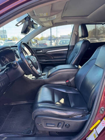 2017 Toyota Highlander SE