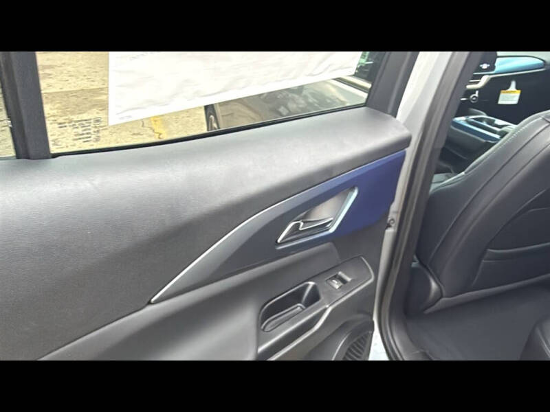 2025 Chevrolet Equinox EV LT 2