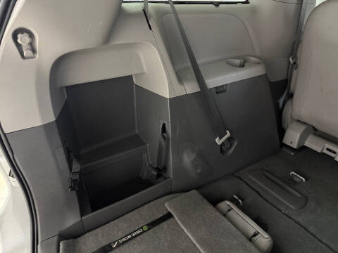 2020 Toyota Sienna XLE Premium 8-Passenger