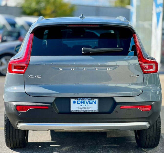 2023 Volvo XC40 B5 Core