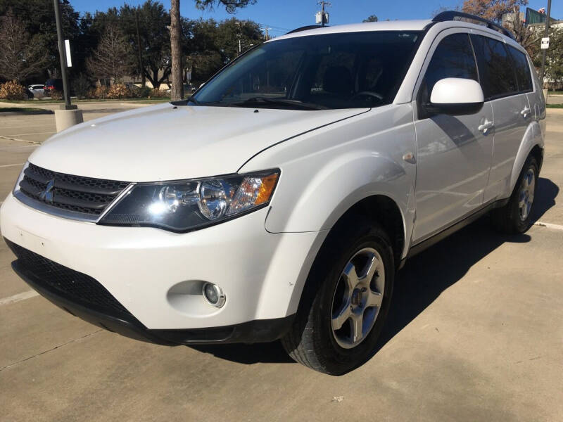 2008 Mitsubishi Outlander for sale at Safe Trip Auto Sales in Dallas TX