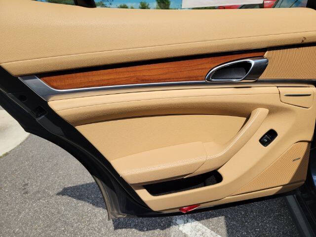 2011 Porsche Panamera 4