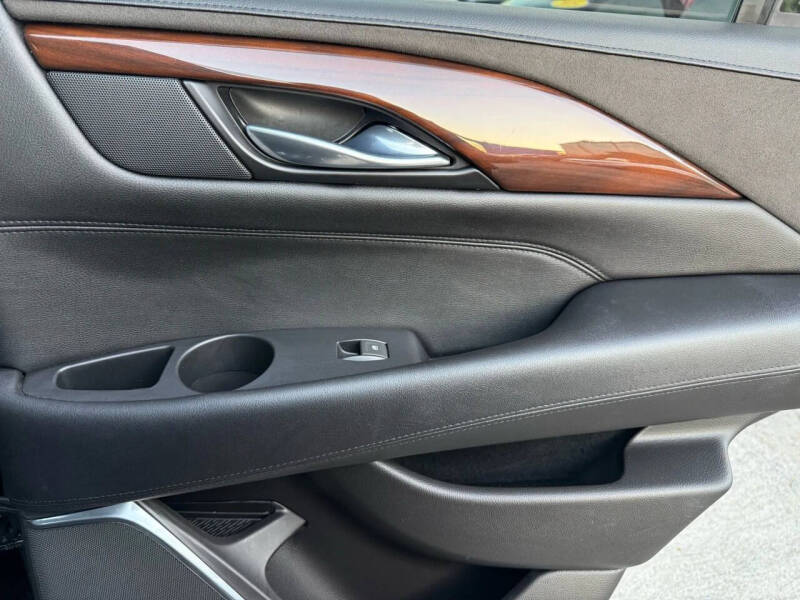 2018 Cadillac Escalade Luxury