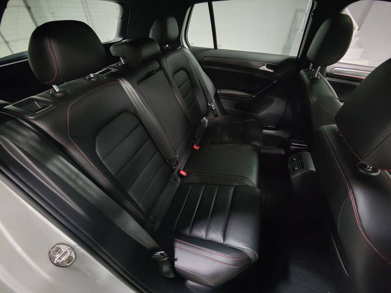 2019 Volkswagen Golf GTI S