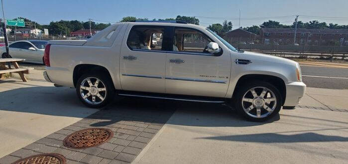 2009 Cadillac Escalade for sale at Classic Car Deals in Cadillac MI