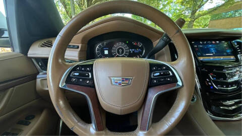 2016 Cadillac Escalade Standard