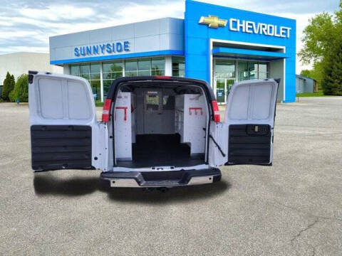 2025 Chevrolet Express 2500