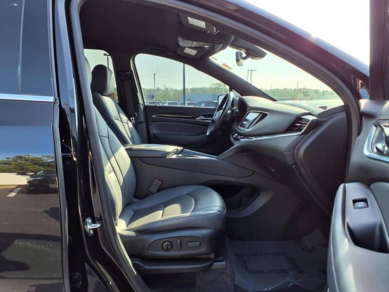 2023 Buick Enclave Essence