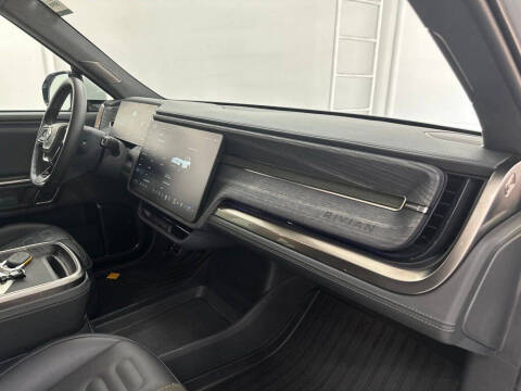 2023 Rivian R1S
