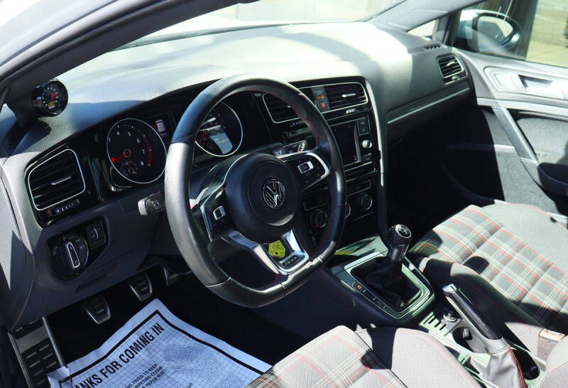 2019 Volkswagen Golf GTI S