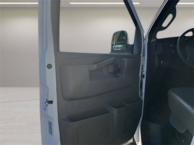 2023 Chevrolet Express 2500