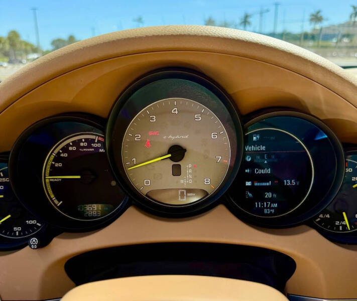 2017 Porsche Cayenne S E-Hybrid Platinum Edition