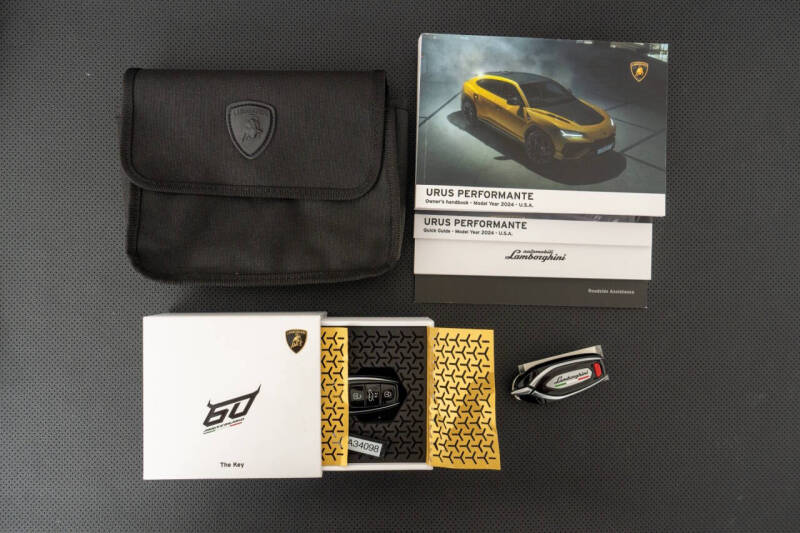 2024 Lamborghini Urus Performante