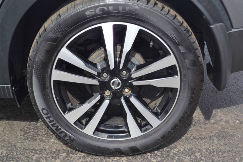 2020 Nissan Kicks SR