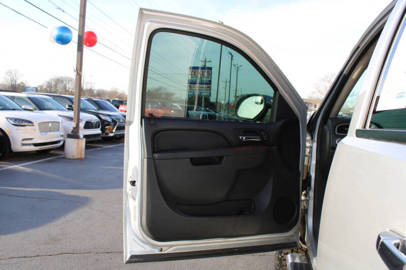 2013 Chevrolet Avalanche LTZ Black Diamond