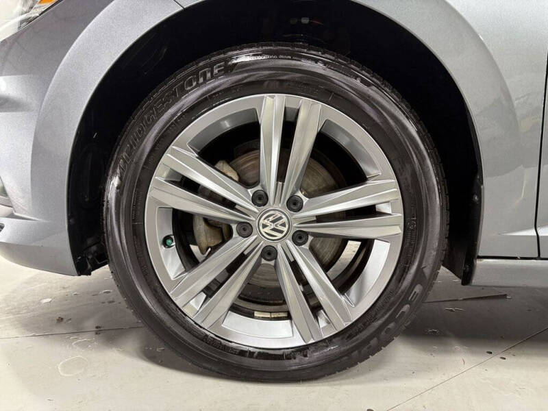 2019 Volkswagen Jetta R-Line