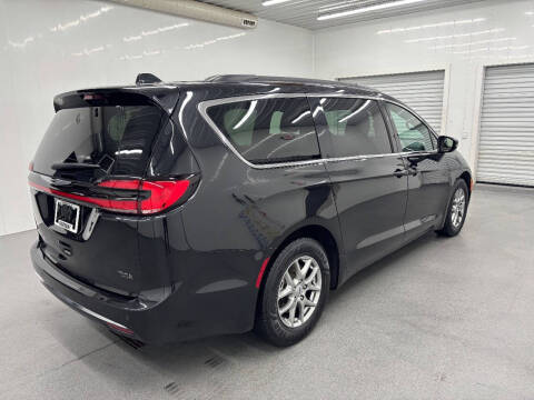 2022 Chrysler Pacifica Touring