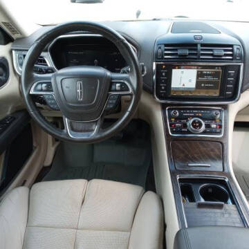 2017 Lincoln Continental Select