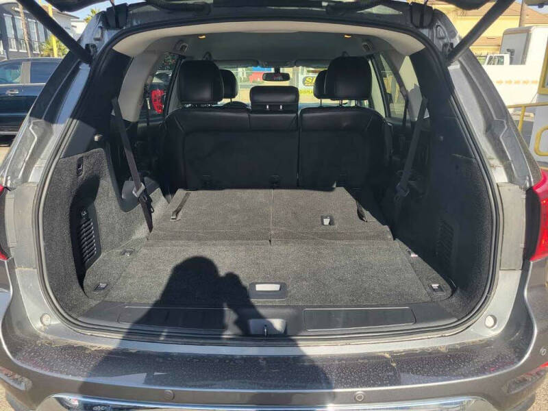 2020 Nissan Pathfinder SL