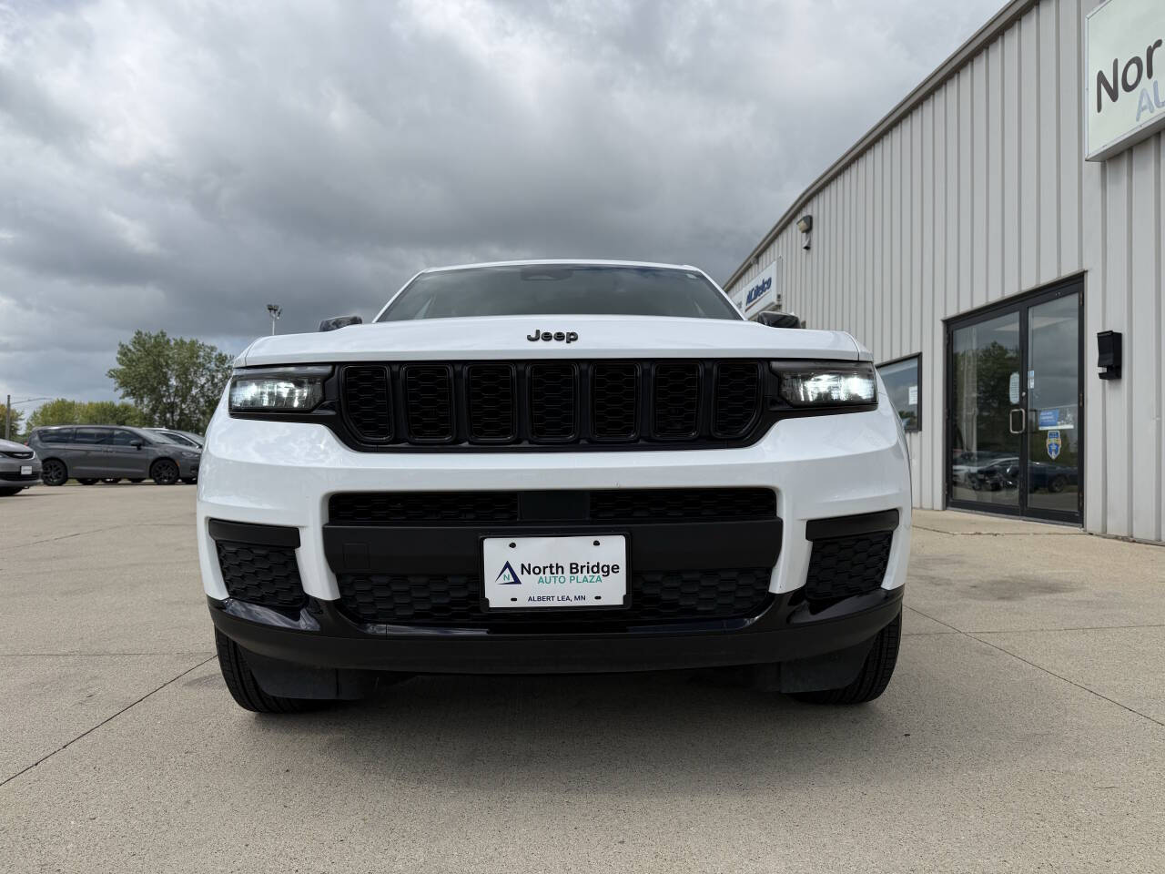 2024 Jeep Grand Cherokee Altitude photo 22
